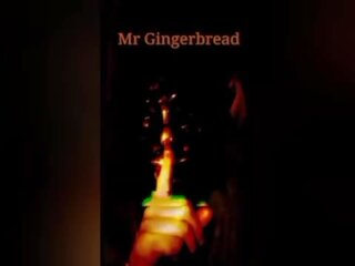 Mr gingerbread meletakkan puting dalam zakar lubang kemudian mengongkek kotor milf dalam yang pantat/ punggung